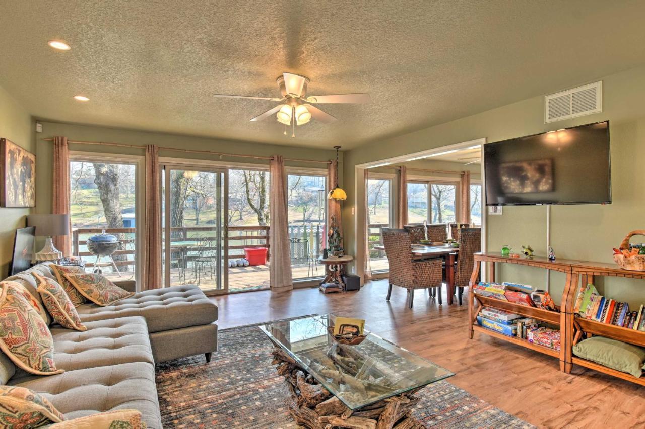 Lakefront Hot Springs Home With Updated Deck And Dock! ภายนอก รูปภาพ