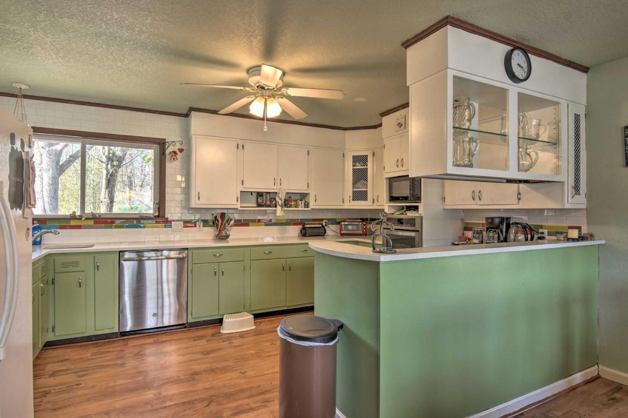 Lakefront Hot Springs Home With Updated Deck And Dock! ภายนอก รูปภาพ
